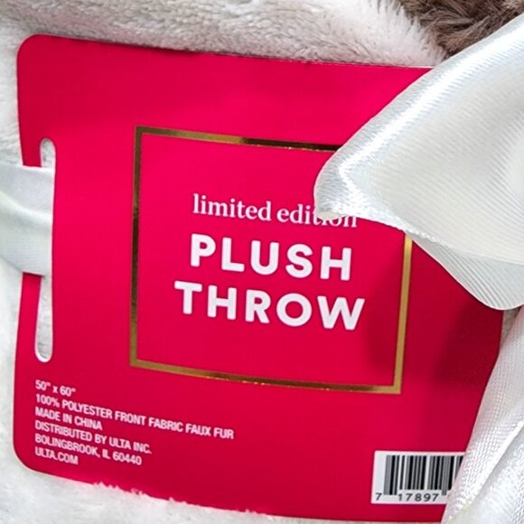 ULTA Beauty Plush Throw Blanket  Faux Fur 50x60 Taupe White NWT Ltd Edition - Picture 2 of 4